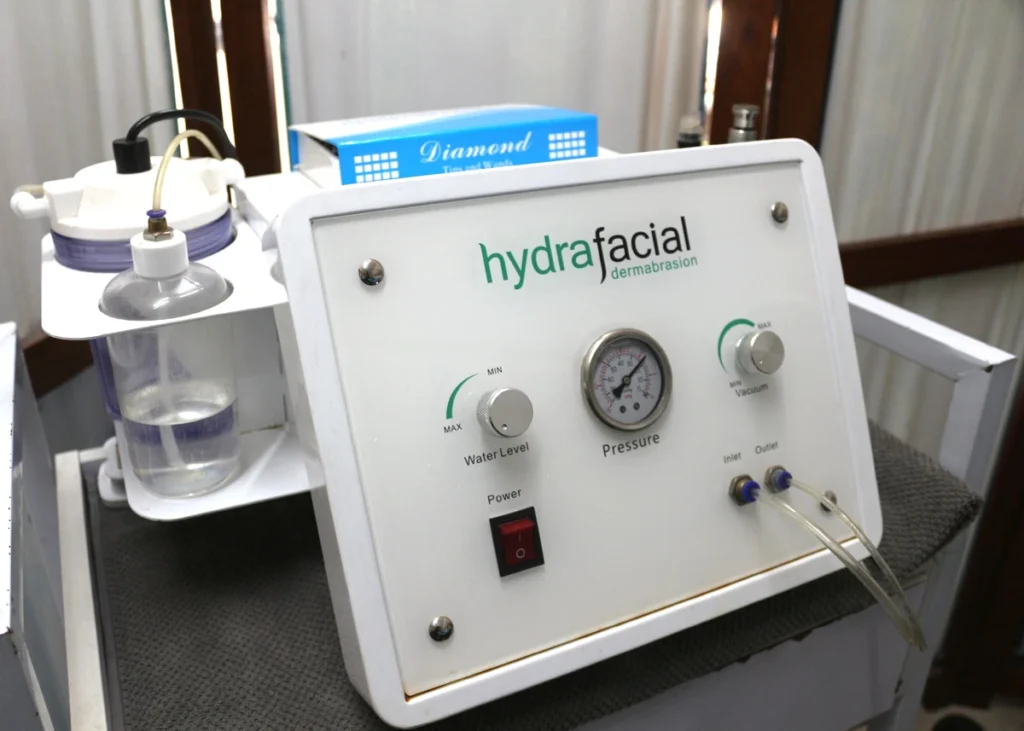 HydraFacial treatment at Selah Beauty & Aesthetics Haven in Stilbaai – deep cleansing and hydrating facial using advanced technology for glowing skin near me.